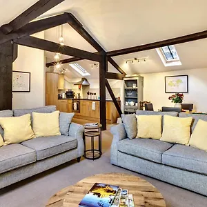 The Old Sweet Factory Apartment